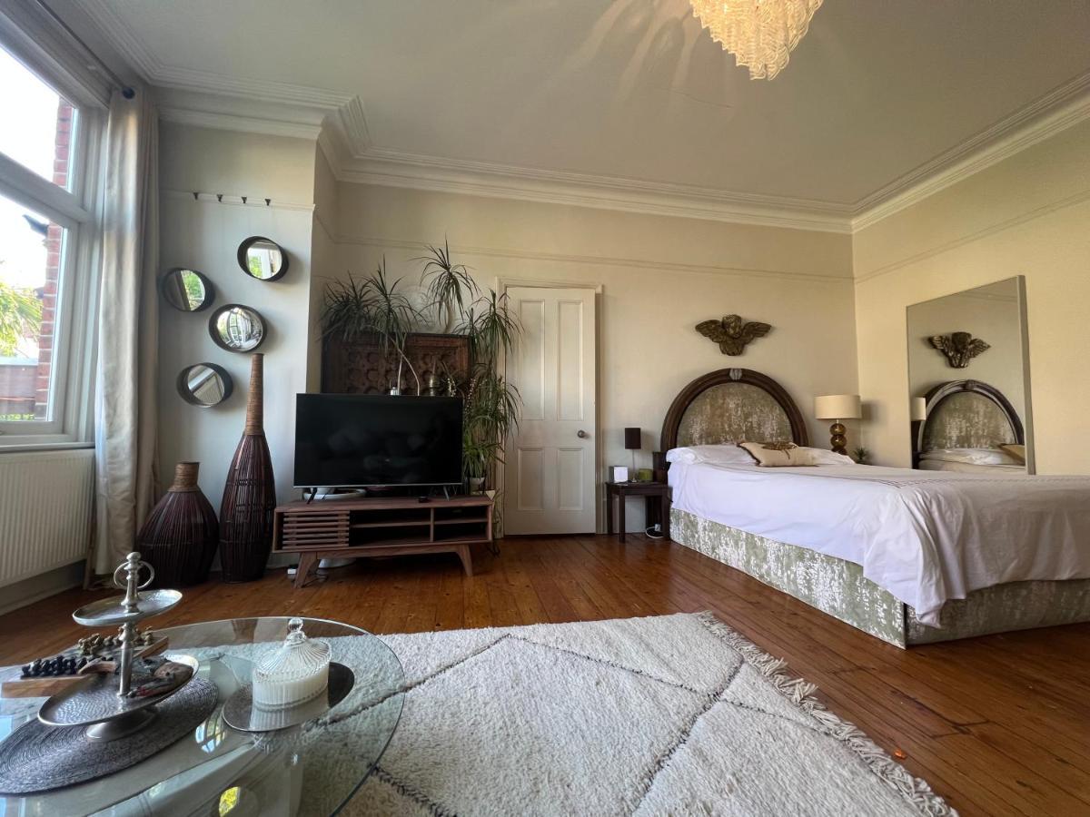 Londonhomegardens Экстерьер фото